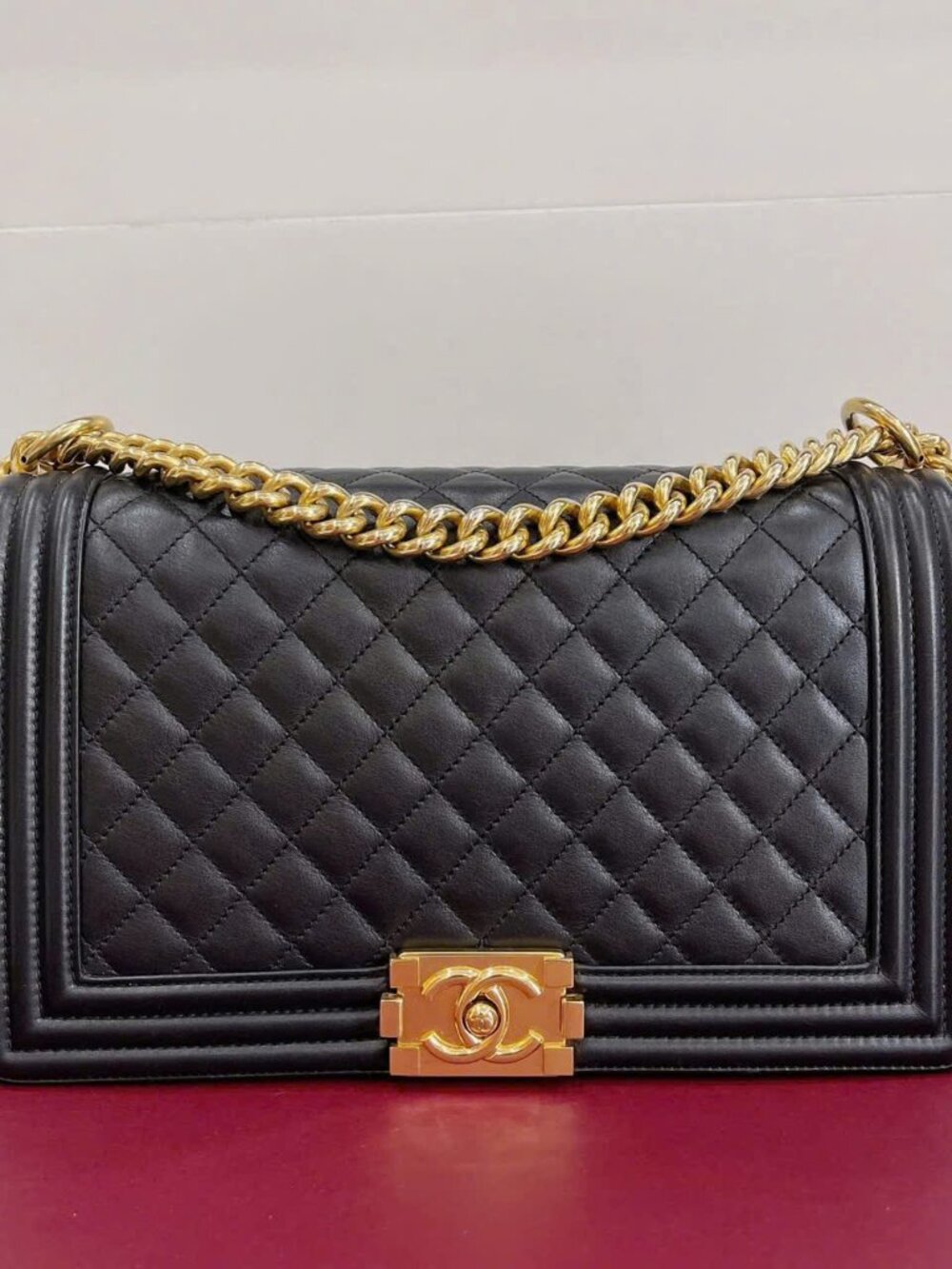 [Final Price] CHANEL Quilted New Medium Boy Flap Black - Picture 3 of 12